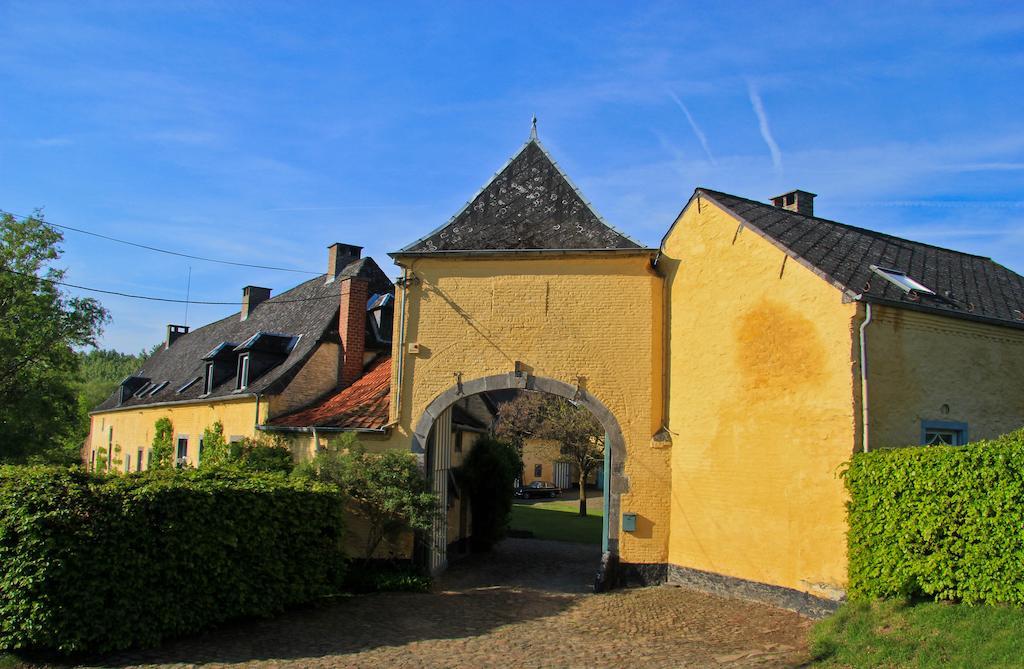 B&B Cense De La Tour Nil Saint-Vincent Exteriör bild