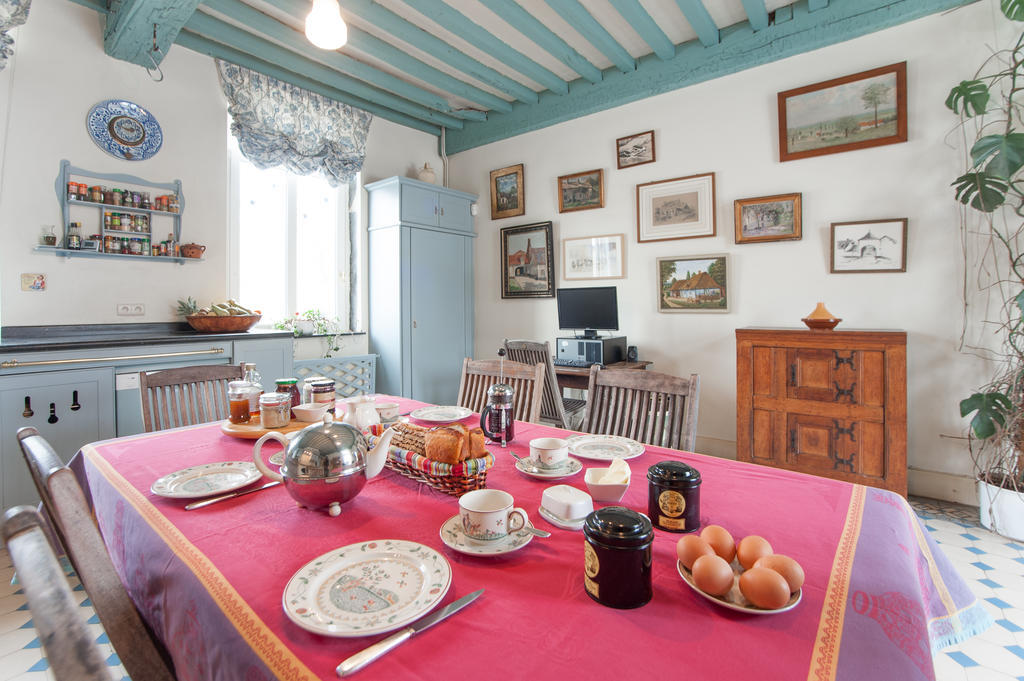 B&B Cense De La Tour Nil Saint-Vincent Exteriör bild