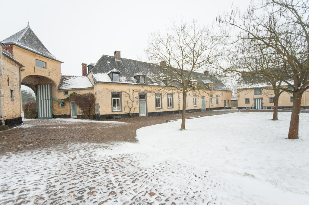 B&B Cense De La Tour Nil Saint-Vincent Exteriör bild